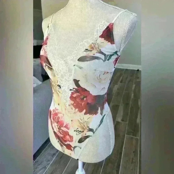 Windsor - Floral Bodysuit Xsmall - Picture 4 of 16